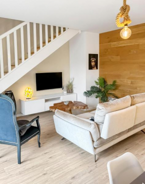 Maison lumineuse, terrasse, à 10 min des plages